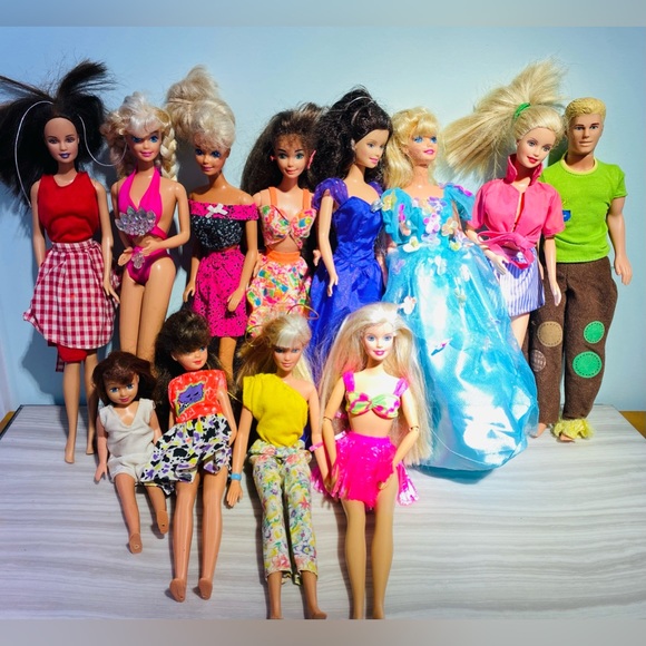 Vintage Mattel Barbie & Clothes Bundle Lot - Picture 2 of 10